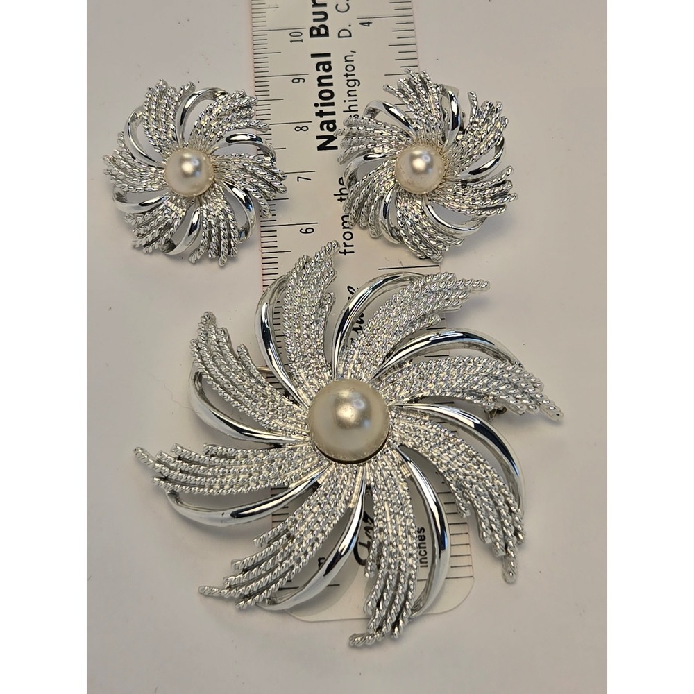 Silver earrings, matching pin with pearl accents - Picture 3 of 3
